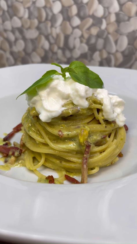 Pasta Al Pesto, Pistachio Pesto, Kitchen Goals, Instagram Friends, Orzo Pasta, Pesto Pasta, Orzo, Sweet And Salty, Couscous