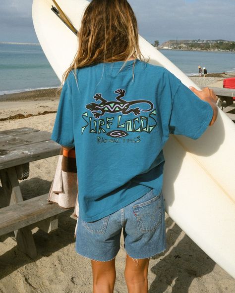 some film of our favorite retro tee Vintage Surf Wear, Hawaii Fits, 90s Surf, California Retro, The Shack, Mr Krabs, Outfit Aesthetics, Retro Surf, Hawaii Surf