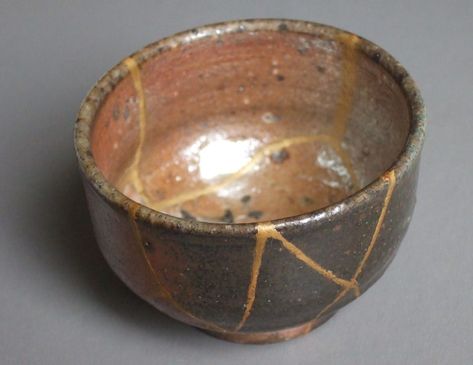 Kintsugi: Making beauty from the brokenness Code Language, Tee Kunst, Wabi Sabi Japanese, Christian Growth, Celebrate Recovery, Dark Times, Broken Pieces, Principles Of Art, Art Texture