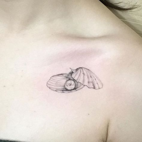 Seashell Pearl Tattoo, Pearl Tattoos For Women, Clam With Pearl Tattoo, Pearl Tattoo Design, Pearl Tattoo Ideas, Tattoo Pearl, Minimalist Floral Tattoo, Pearl Tattoo, Shell Tattoos