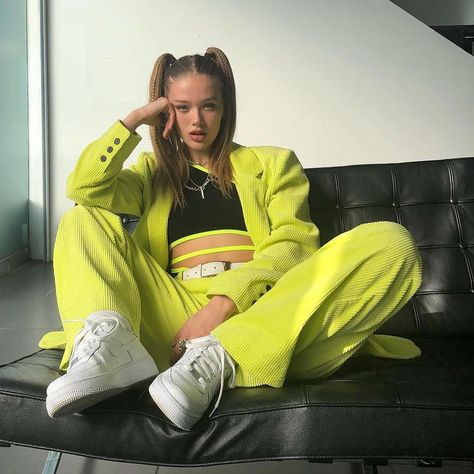 HYPEBAE on Instagram: “Can't be bothered. Photo: @jessalxander” Jess Alexander, Rainbow Meme, Sneaker Trend, Paris Mode, Black Rainbow, Looks Vintage, Aesthetic Outfits, Curvy Fashion, Neon Green