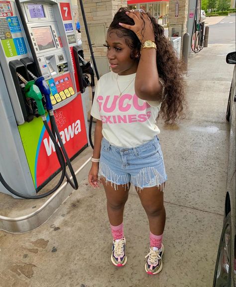 White Gucci Sneakers Outfit, Cute Club Outfits With Sneakers, Baddie Outfits Sneakers, Gg Rhyton Sneaker Outfit, Gucci Sneakers Outfit Black Women, Gucci Socks Outfit Black Women, Prada Sneakers Outfit Black Women, Gucci Rhyton Sneakers Outfit Women, Gucci Shoes Sneakers Outfit