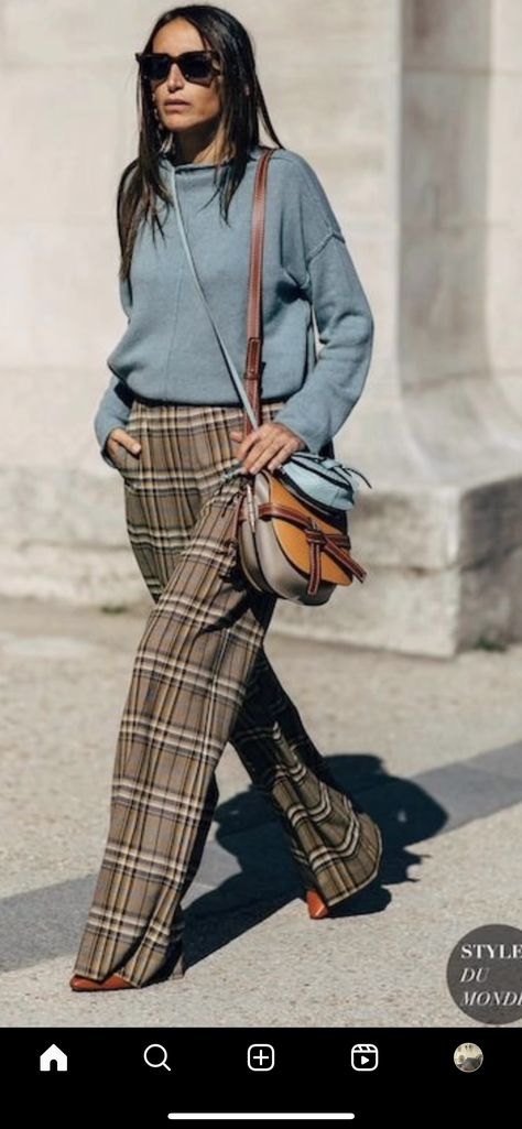 Tweed Pants Outfit Women, Tweed Pants Outfit, Brown Plaid Pants Outfit, Checked Trousers Outfit, Plaid Trousers Outfit, Checkered Pants Outfit, Wide Leg Trousers Outfit, Slacks Outfit, Plaid Pants Outfit