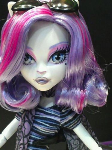 Catherine de Meow Calling All The Monsters, Monster High Wiki, Catrine Demew, Monster High Custom Doll, Ever After Dolls, Monster High Party, Moster High, Catty Noir, Love Monster