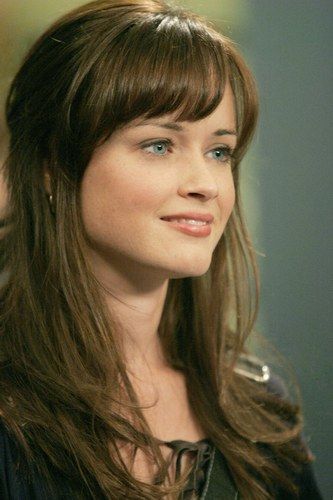 Alexis Bledel Rory Gilmore Hair, Krysten Ritter, Gilmore Girl, Alexis Bledel, Back To School Hairstyles, Rory Gilmore, Long Wavy Hair, Hair Envy, Hairstyles For School