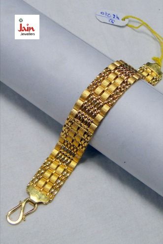 Fine Jewelry Handmade Hallmark Link Luxury Men's Bracelet. 22 Kt Solid Yellow Gold. 18K, 22K Gold Bracelet. Free shipping anywhere in the world. Various size, for customization, drop a message, I can customize for you. Every order is beautifully boxed and ready for    gifting makes the perfect gift......even when treating yourself! #Men'sLinkBracelet #GoldBracelet #RealGoldBracelet #HandmadeBracelet #HeavyGoldBracelet Gold Bracelet Design, Boys Bracelet, Amen Ra, Man Gold Bracelet Design, 22k Gold Bracelet, Gents Bracelet, Real Gold Bracelet, Antique Gold Bracelet, 22k Gold Bangles