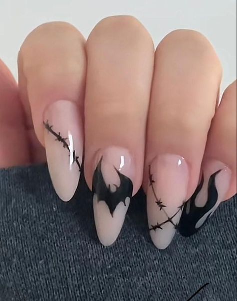 Nails Art Halloween, Halloween Nails Coffin, Nails Design Tutorial, Halloween Nails Short, Batman Nails, Best Fall Nails, Fall Nails Design, Autumn Nail Art, Bat Nails