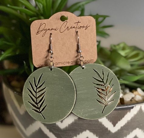 Woodburned Earrings Diy, Wooden Earring Ideas, Wood Veneer Projects, Wood Earrings Diy, Laser Cut Earrings Wood, Wood Laser Projects, Veneer Projects, Hand Painted Earrings Wood, Xtool Projects