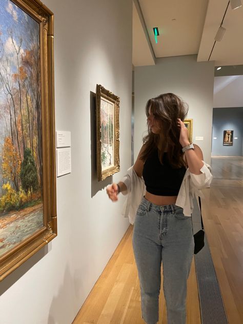 Outfit Ideas Art Gallery, Cute Museum Date Outfits, Date Night Outfit Art Museum, Museum Fits Summer, Art Museum Aesthetic Outfit Summer, Aesthetic Museum Outfits, What To Wear To Art Museum, Outfit Ideas For Art Gallery, What To Wear To An Art Exhibition