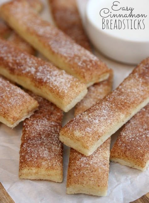 These Cinnamon Breadsticks are easy to make and taste great with pizza. Weight Watcher Desserts, Pretzel Twists, Brownie Desserts, Low Carb Dessert, Easy Cinnamon, Breadsticks, Yummy Sweets, Cinnamon Roll, Cinnamon Sugar