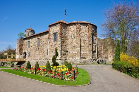 Colchester Castle, London Sites, Uk Castles, Castle Museum, Colchester Essex, Gin Distillery, Castle Pictures, Castles In England, Essex England