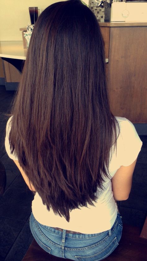 v cut • layered • long layers • long hair • long hairstyles • brunette • highlights Thick Straight Hair, Long Layered Haircuts, Hair 2018, Long Layered Hair, Haircuts For Long Hair, Long Straight Hair, Asian Hair, Hairstyles For Round Faces, Medium Hair Cuts