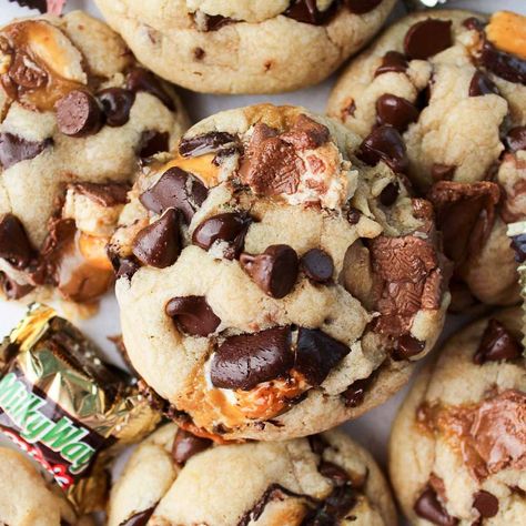 Cookies With Candy Bars In Them, Candy Bar Cookies Recipes, Bar Cookies Recipes, Candybar Cookies, Classic Chocolate Chip Cookies, Candy Bar Cookies, Ultimate Cookies, Cookie Dough Balls, Bar Cookies