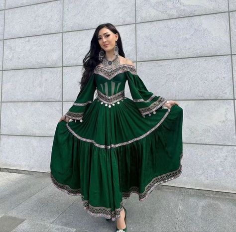 Green Afghan Dress, Afghan Outfit, New Hijab Style, Green Afghan, Afghan Culture, Simple Long Dress, Afghani Clothes, Desi Dress, Afghan Dress