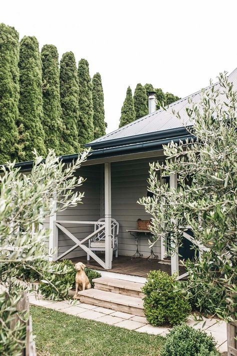 Covered Lanai, Country Style Magazine, Weatherboard House, Front Verandah, Home Exteriors, Front Gardens, Homes To Love, Mt Vernon, Victorian Cottage