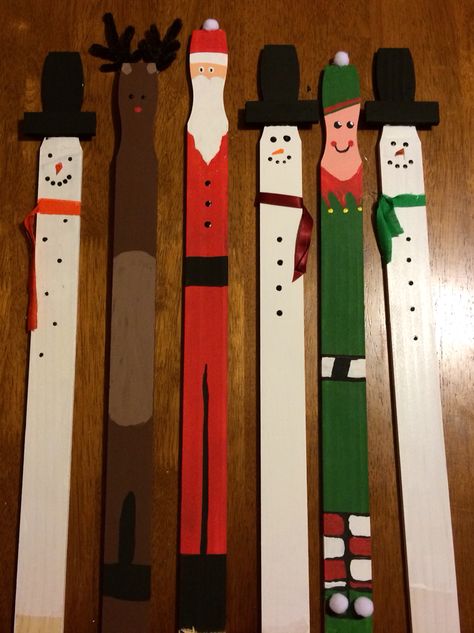 Christmas Paint Stick Crafts, Paint Stir Stick Crafts Christmas, Paint Stick Ornaments, Paint Stick Christmas Crafts, Bamboo Sticks Crafts, Hardware Ornaments, Paint Stir Stick Crafts, Fence Post Crafts, Paint Stick Crafts Diy Projects