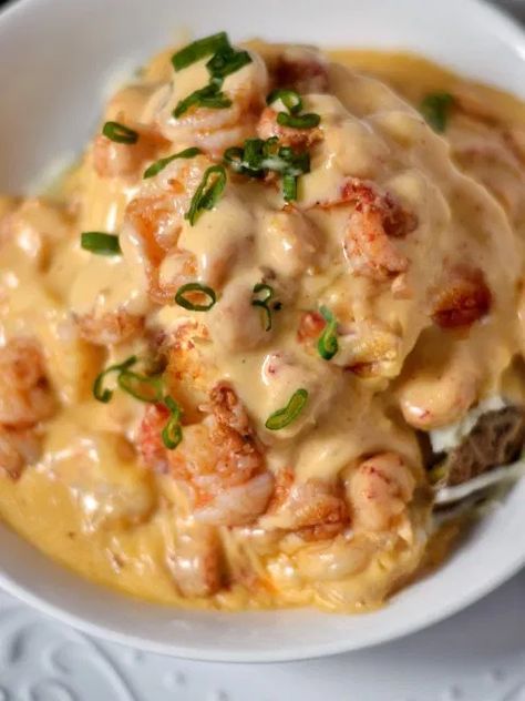 Louisiana Food, Seafood Dish Recipes, Stuffed Potatoes, Stuffed Baked Potatoes, Seafood Bake, Seafood Sauce, Cooked Food, Potato Skins, Seafood Dinner