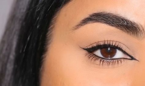 This is a guide on inner corner eyeliner. Learn how to do inner corner eyeliner in this step-by-step tutorial. How To Do Eyeliner On The Inner Corner, Corner Eyeliner Tutorial, Inner Corner Eyeliner, Corner Eyeliner, Milani Conceal And Perfect, How To Do Eyeliner, Blush Lipstick, Fill In Brows, How To Apply Blush