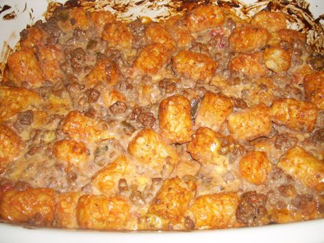 Cheez Whiz Tater Tot Bake Tater Tot Bake, Frozen Tater Tots, Cheez Whiz, Cheese Whiz, Tot Casserole, Yummy Casseroles, Tater Tots, Gluten Free Eating, Cheez It