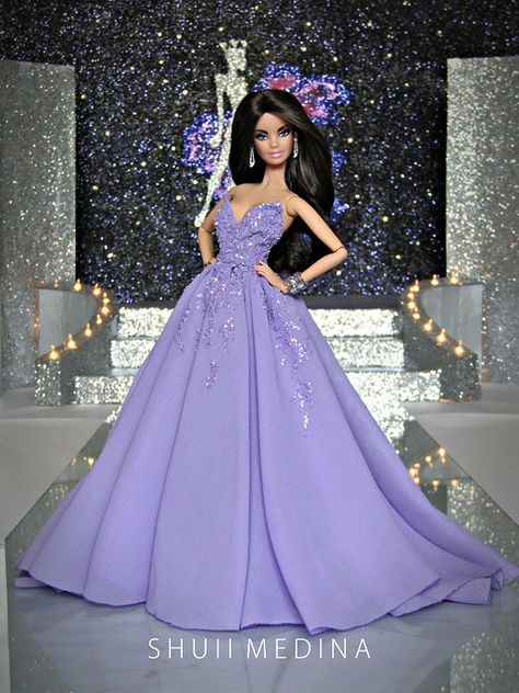 Karime Venezuela Last stage Coronation dress 👑 | Jesus Medina | Flickr Coronation Dress, Fashion Dolls Photography, Accessoires Barbie, Barbie Dolls Diy, Barbie Fashionista Dolls, Barbie Model, Barbie Dress Fashion, Barbie Wedding, Barbie Gowns