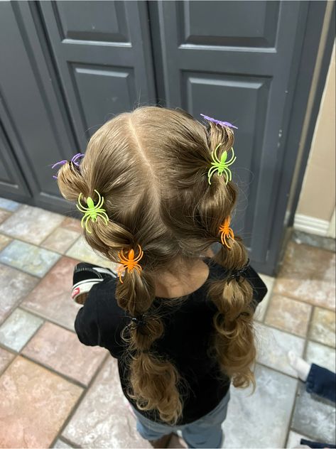 Spider Bubble Braids, Spider Hairstyle, Gigi Hair, Monster Hair, Mascaras Halloween, Bubble Braids, Easy Toddler, Halloween Hair, Halloween Girl