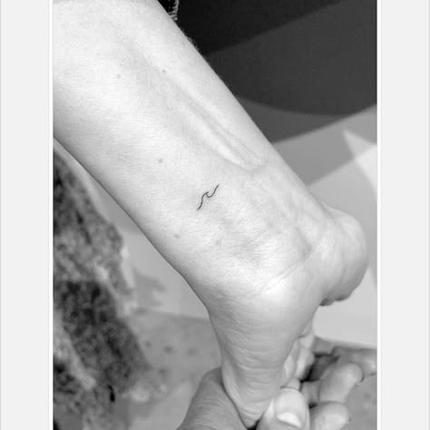 Minimalist Wave Tattoo, Wave Tattoo Wrist, Wrist Tattoos Words, Tattoo On The Wrist, Winter Tags, Small Wave Tattoo, Wave Tattoo, Minimalist Line Art, Small Wrist Tattoos