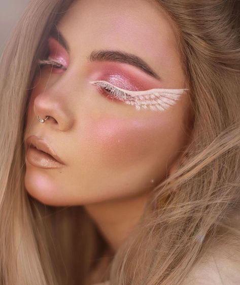 💄Featuring Makeup Art 💋 on Instagram: “Angel Wings 😇 ❤️ Choose your favourite 1-5 😍 - Follow for more @cool.makeups 💄 - Tag your friends 👫  Credit @gulnaz_validova 💕” Editorial Make-up, Fantasy Make-up, Halloweenský Makeup, Make Up Designs, Angel Makeup, Drag Make-up, Smink Inspiration, Beauty Make-up, Creative Eye Makeup