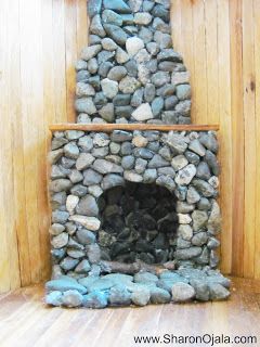 dollhouse fireplace made of stones - How to make a stone fireplace. Homemade Dollhouse, Barbie House Furniture, Diy Barbie House, Doll Furniture Diy, Diy Barbie Furniture, Doll House Plans, Fairy Furniture, Doll House Crafts, Dollhouse Projects