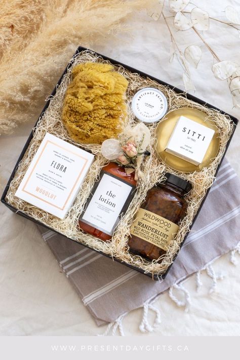 Spa In A Box Gift Diy, Spa Kit Gift, Spa Gift Sets, Client Gift Box Spa, Rose Petal Bath, Coconut Oil Soap, Gifts Corporate, Spa Box, Box Gifts