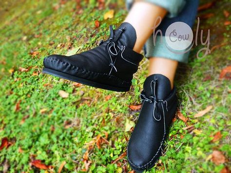 Moccasin Moccasins Moccasin Boots Womens by HolyCowproduct #moccasin Moccasins Moccasin Boots Womens by HolyCowproducts Moccasin Ankle Boots, Handmade Moccasins, Black Moccasins, Handmade Leather Boots, Goody Two Shoes, Cosplay Boots, Handmade Sandals, Moccasins Mens, Moccasin Boots