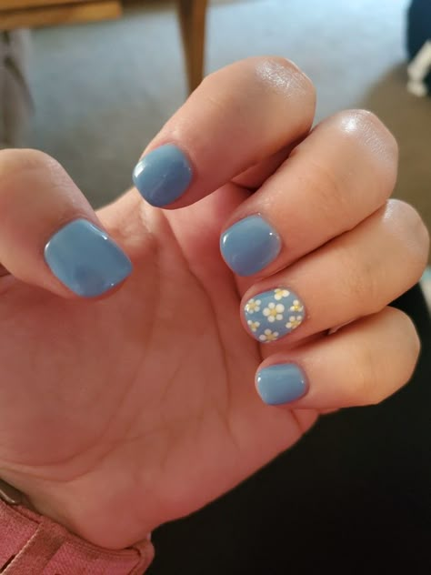 Spring Gel Nails Ideas Short, Blue Spring Nail Ideas, Short Spring Nails 2023, Gel Nail Designs For Spring, Short Daisy Nails, March Nails Spring Gel, Simple Nails Spring, Simple Spring Nails Short, Spring Blue Nails