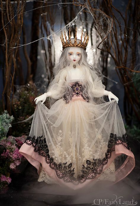 [Limited Quantity]MiniFee Hwayu Vampire Elf Designers Complete (Pure Blood) - Limited Edition 37 sets | Dolk Station - Online bjd shop Divine Being, Fair Skin Makeup, Creative Toys, Elf Doll, Gothic Dolls, Jointed Dolls, Doll Repaint, Gold Crown, Bjd Doll