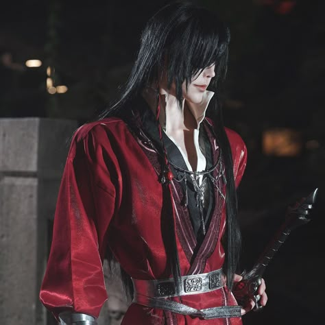 Hua Cheng Full Outfit, Hua Cheng Cosplay, Weian Vann, Inai Pengantin, Cosplay Boy, Hua Cheng, Cosplay Characters, Amazing Cosplay, Chinese Clothing