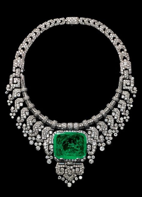 CARTIER.Luxury Royal Necklace in Platinum Cartier Collection, Bijoux Art Deco, Bijoux Art Nouveau, High Jewellery, Emerald Bracelet, Royal Jewels, Emerald Necklace, Royal Jewelry, Fabulous Jewelry