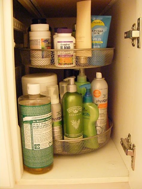 under-sink lazy susan for hair products...never enough space for hair products!! Small Bathroom Organization Ideas, Under Bathroom Sink, Organized Bathroom, Rv Bathroom, Small Bathroom Organization, Bathroom Cabinet Organization, Camping Storage, Camping Organization, Under Sink Organization