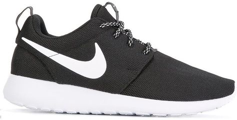 Nike 'Roshe One' sneakers Black Lace Shoes, White Flat Shoes, Black Lace Up Shoes, Shoes Sneakers Black, Nike Free Runners, Tops Nike, Round Toe Sneakers, Roshe Run, Black And White Sneakers