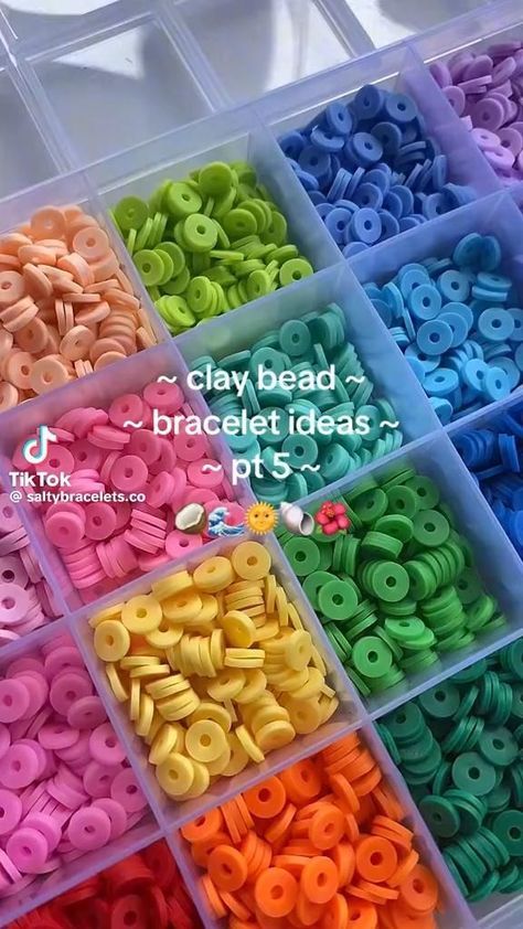 Clay Bead Bracelet Ideas Bright Colors, Clay Bead Bracelet Ideas Sanrio, What To Make Crafts, Things To Do With Clay Beads, Bracelet Bissness Ideas, Color Combinations Bracelets, Clay Bracelets Ideas Aesthetic, How To Make Clay Bead Bracelet, Bracelets Ideas Clay Beads