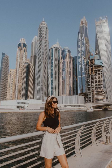 #Dubai#DubaiMarina#photoideas#travelphotography#Dubaiphotography Dubai Travel Outfit, Dubai Photography Ideas, Dubai Picture Ideas, Dubai Instagram Pictures, Dubai Outfits Ideas, Dubai Photoshoot, Dubai Outfit, Kuala Lampur, Abu Dhabi Travel