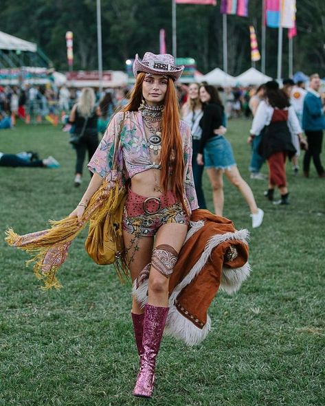 bohemian Woodstock Fashion, Festival Fits, Edm Festival Outfit, Festival Mode, Festival 2024, Look Festival, Fest Outfits, Mode Hippie, Bohemian Inspiration