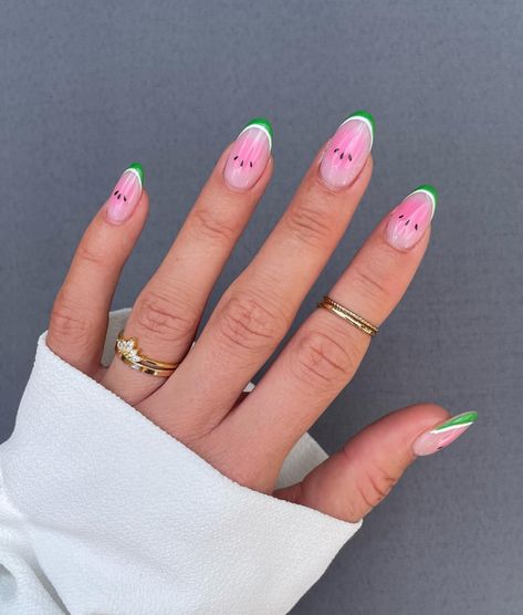 2024's Must-Try: Watermelon Nails with a Touch of Pink - Easy Art Design for Toes Nails With Watermelon, French Tip Designs, Watermelon Nail Designs, Watermelon Nail, Watermelon Nail Art, Swirl Nail Art, Fruit Nail Art, Chic Nail Art, Watermelon Nails