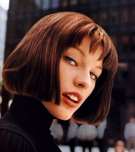 Vogue Us, Milla Jovovich, Actrices Hollywood, Vogue Uk, 인물 사진, Yohji Yamamoto, Blue Eyes, A Black, Pretty People