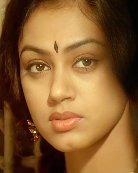 Shobhana Actress Vintage, Shobana Actress Vintage, Shobhana Actress, Indian Eyes, Actress Images, Lips Drawing, Beautiful Lips, Indian Actress Hot Pics, Beauty Face