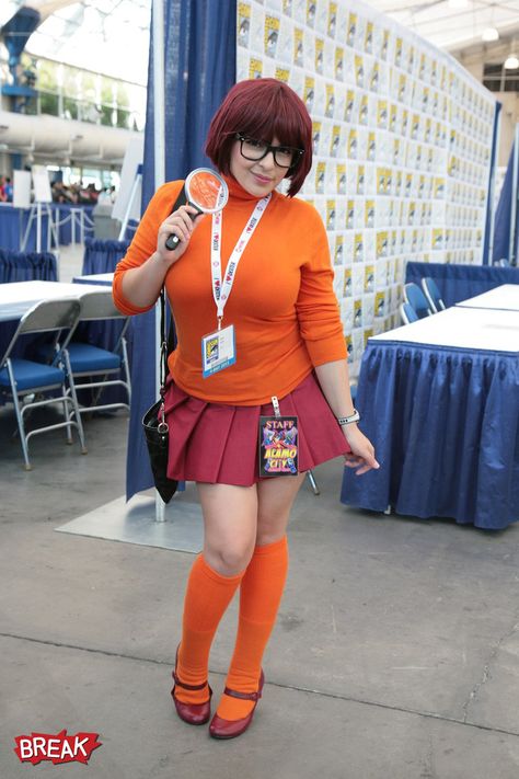 Velma Thelma Scooby Doo, Scooby Doo Cosplay, Velma Costume, Velma Cosplay, Velma Scooby Doo, Daphne And Velma, Velma Dinkley, Girl Cosplay, Amazing Cosplay