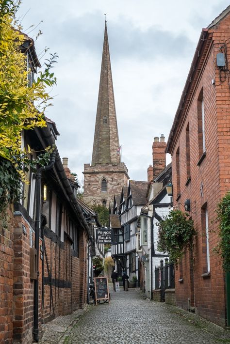 15 Best Things to Do in Ledbury (Herefordshire, England) - The Crazy Tourist Bushey Hertfordshire, Herefordshire England, Woking Surrey England, Malvern Hills, Bedford Town Uk, Scarborough Town Centre, Eastnor Castle, Country Garden Weddings, Uk Holidays