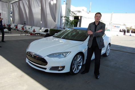 Elon Musk Tesla, Tesla Ceo, Car Salesman, California Wildfires, Tesla Motors, Tesla Car, Tesla S, Richard Branson, Tesla Model S