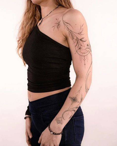 Ornamental Sleeve Tattoo, Ornamental Sleeve, Feminine Shoulder Tattoos, Casino Tattoo, Dragon Tattoo Ideas, Fox Tattoo Design, Wrap Around Tattoo, Body Tattoo Design, Free Hand Tattoo