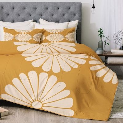 Colorado Bedroom Decor, Colorado Bedroom, Boo Decor, Trailer Makeover, Bedroom Revamp, Yellow Comforter, Retro Daisy, Comfortable Bedroom, Spare Bedroom