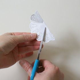 Doily Angel, Angel Garland, Nest Craft, Paper Doily Crafts, Craft Heart, Chrismas Crafts, Heart Doily, Christmas Angel Crafts, Doilies Crafts