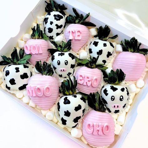 Cow Treats, Cow Baby Shower, Cow Baby Showers, Baby Shower Treats, Baby Cow, Baby Cows, Animal Baby Shower, Animal Baby, Candy Apple