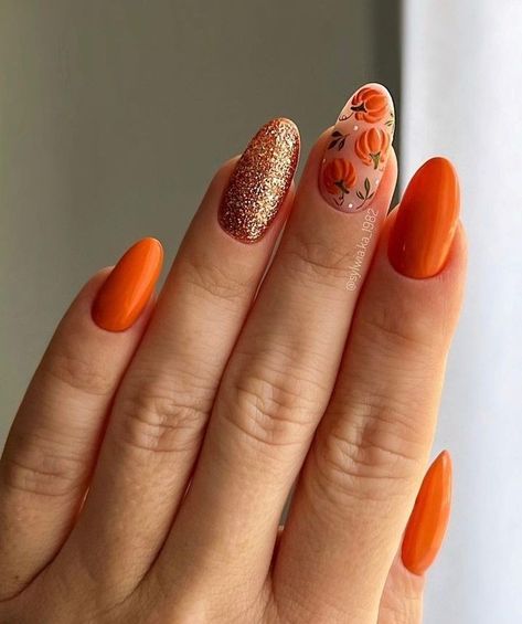 Short Autumn Nails, Tortie Nails, Nail Designs Orange, Thanksgiving Nail Ideas, Butterfly Nail Designs, Thanksgiving Nail Designs, Thanksgiving Nail, Orange Wine, Sweater Nails